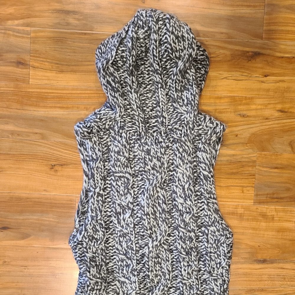 Natural Reflections Women's Hooded Cable Knit Vest Black White Fur Trim S - Picture 5 of 5